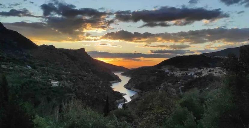La Casa Del Buda Güéjar Sierra Eksteriør billede